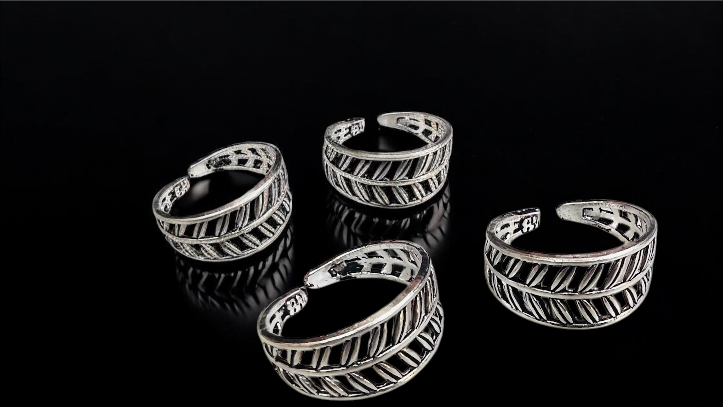 Silver Plated Toe ring Bichua Bichiya Challa designer stone toe rings 2 Pair (4Pcs)